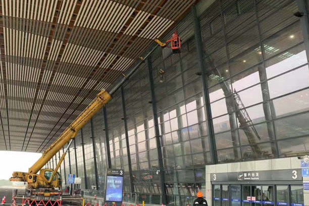 越秀玻璃幕墙维护和保养